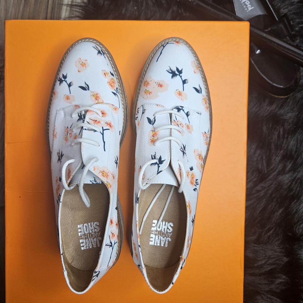 JANE AND THE SHOE White Floral Platform Shoes